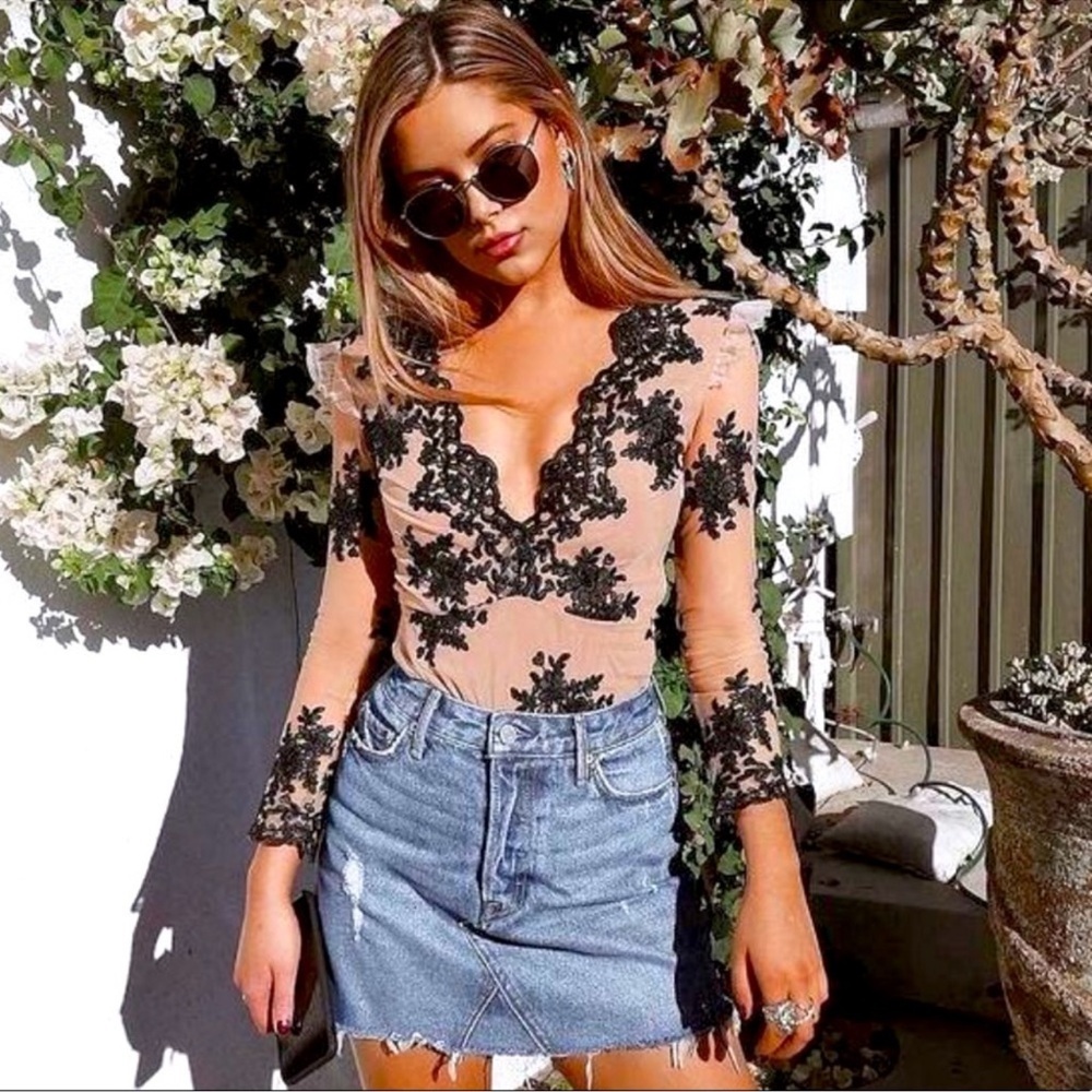 FOR LOVE & LEMONS SKIVVIES Amber Scallop Edge Thong Bodysuit Black Lace MEDIUM